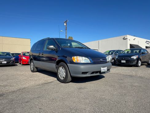 Used 2003 Toyota Sienna CE image 8