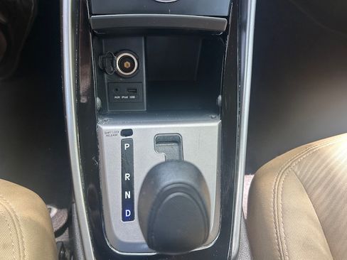 Used 2013 Hyundai Elantra Sedan FWD image 16