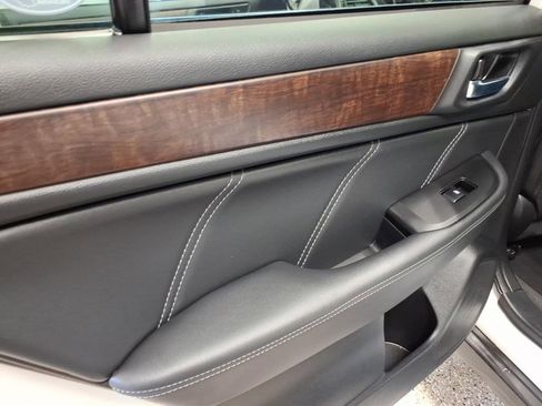 Used 2018 Subaru Outback 3.6R Limited image 21