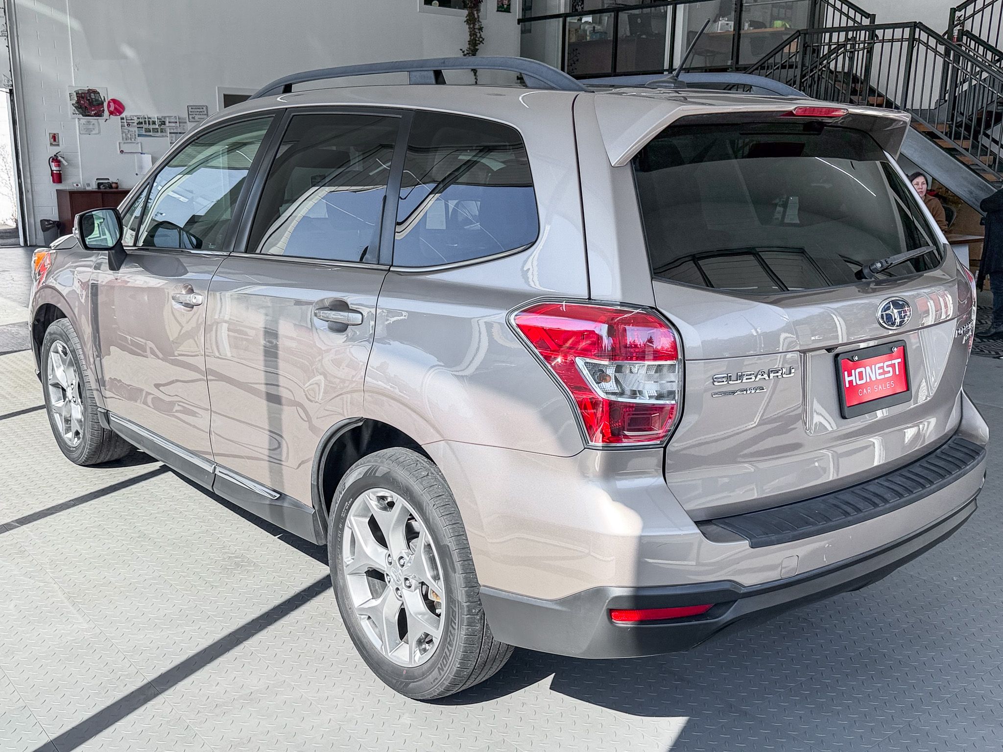 Used 2015 Subaru Forester 2.5i Touring AWD/4WD image 6
