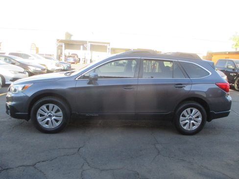 Used 2017 Subaru Outback 2.5i Premium image 1