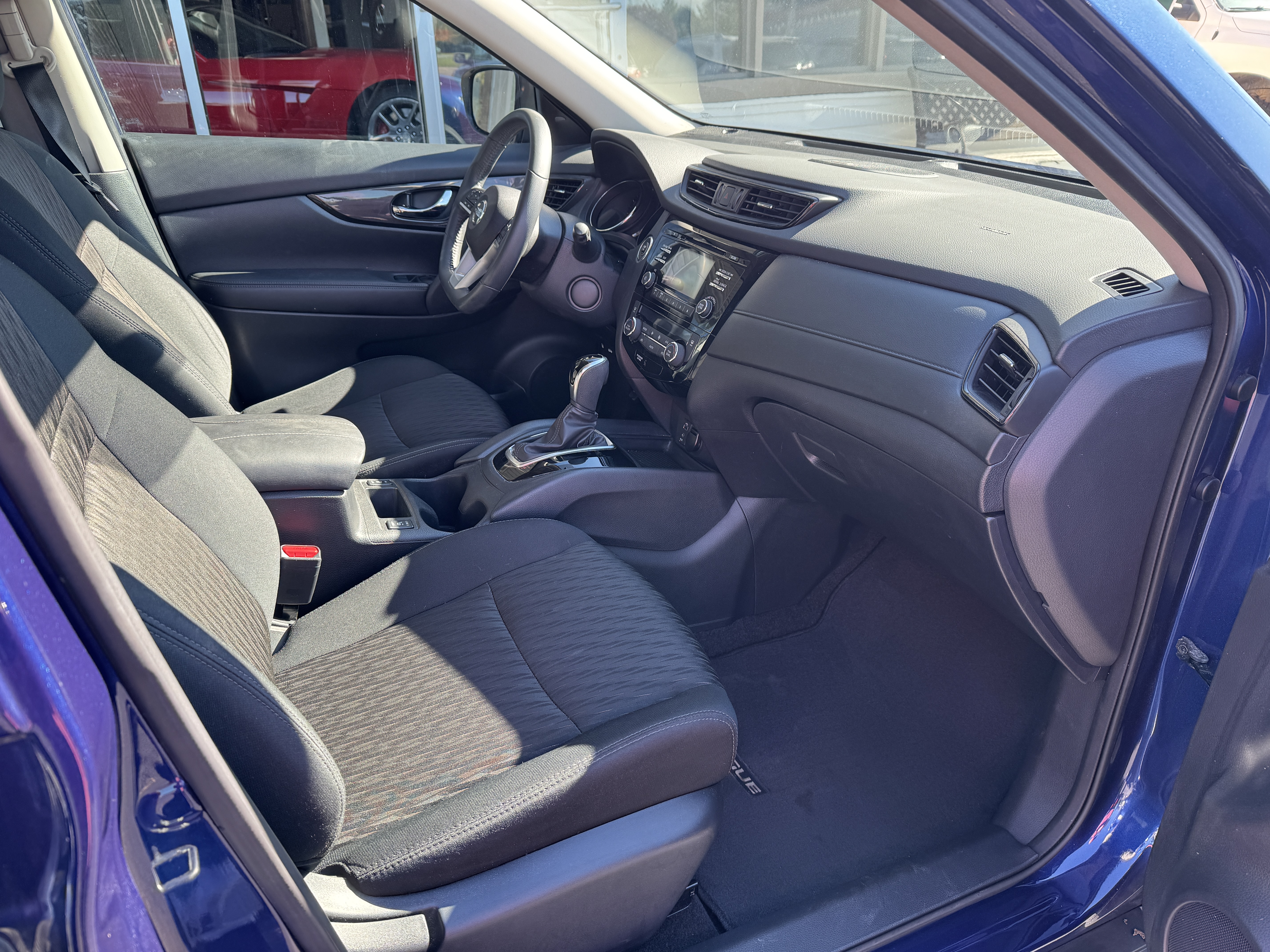 Used 2017 Nissan Rogue AWD SV image 13