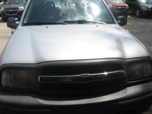 Used 2002 Chevrolet Tracker 4WD ZR2 image 2
