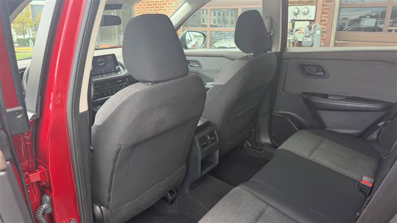 Used 2021 Nissan Rogue AWD image 16