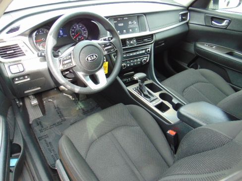 Used 2020 Kia Optima LX image 10