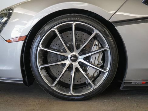 Used 2020 McLaren 570S image 9