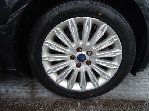 Used 2014 Ford Fusion SE image 16