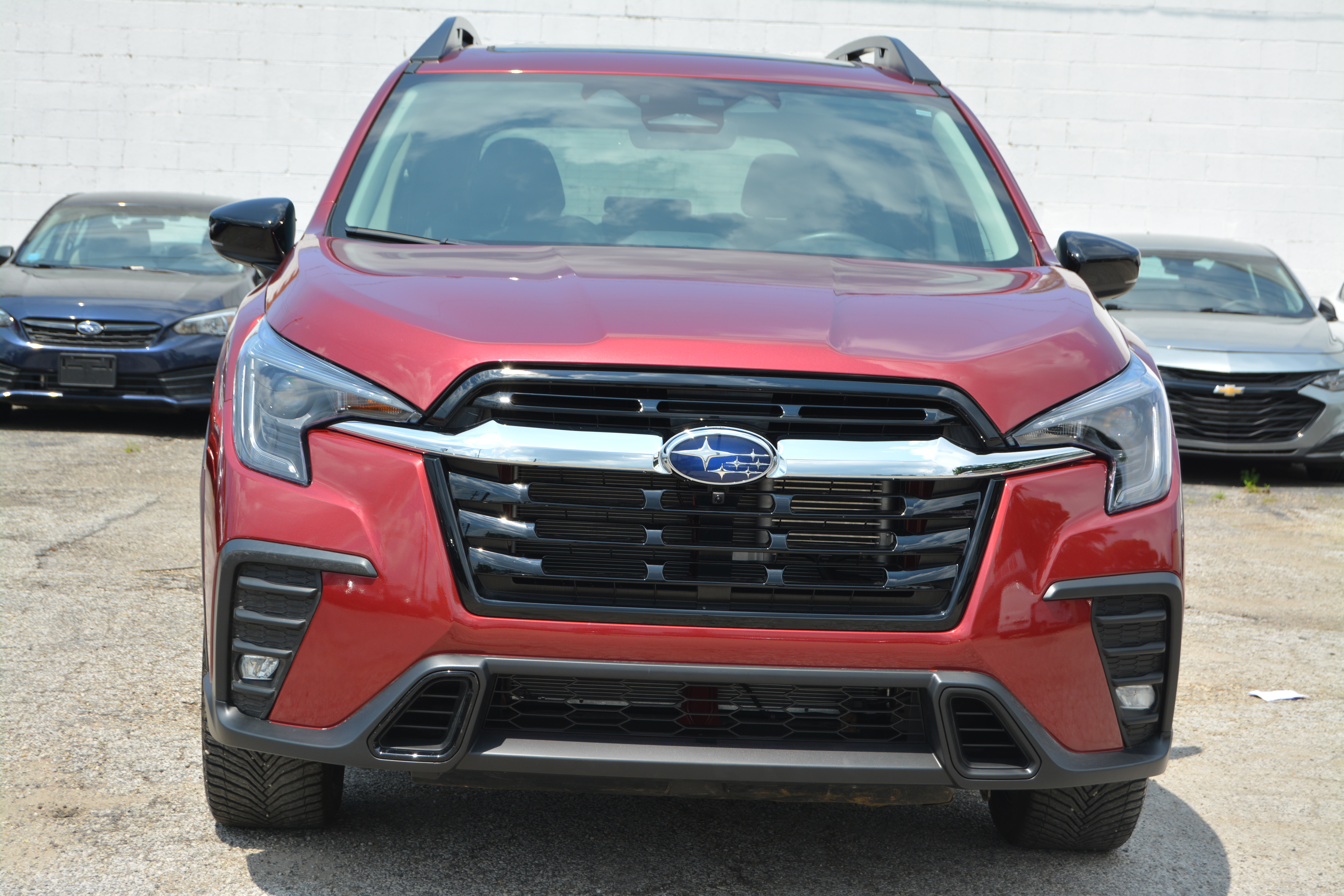 Used 2025 Subaru Ascent Limited 8-Passenger AWD/4WD image 2