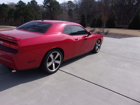 Used 2012 Dodge Challenger SRT image 6