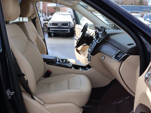 Used 2019 Mercedes-Benz GLE 400 image 14