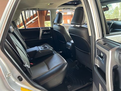 Used 2015 Toyota 4Runner SR5 Premium image 14