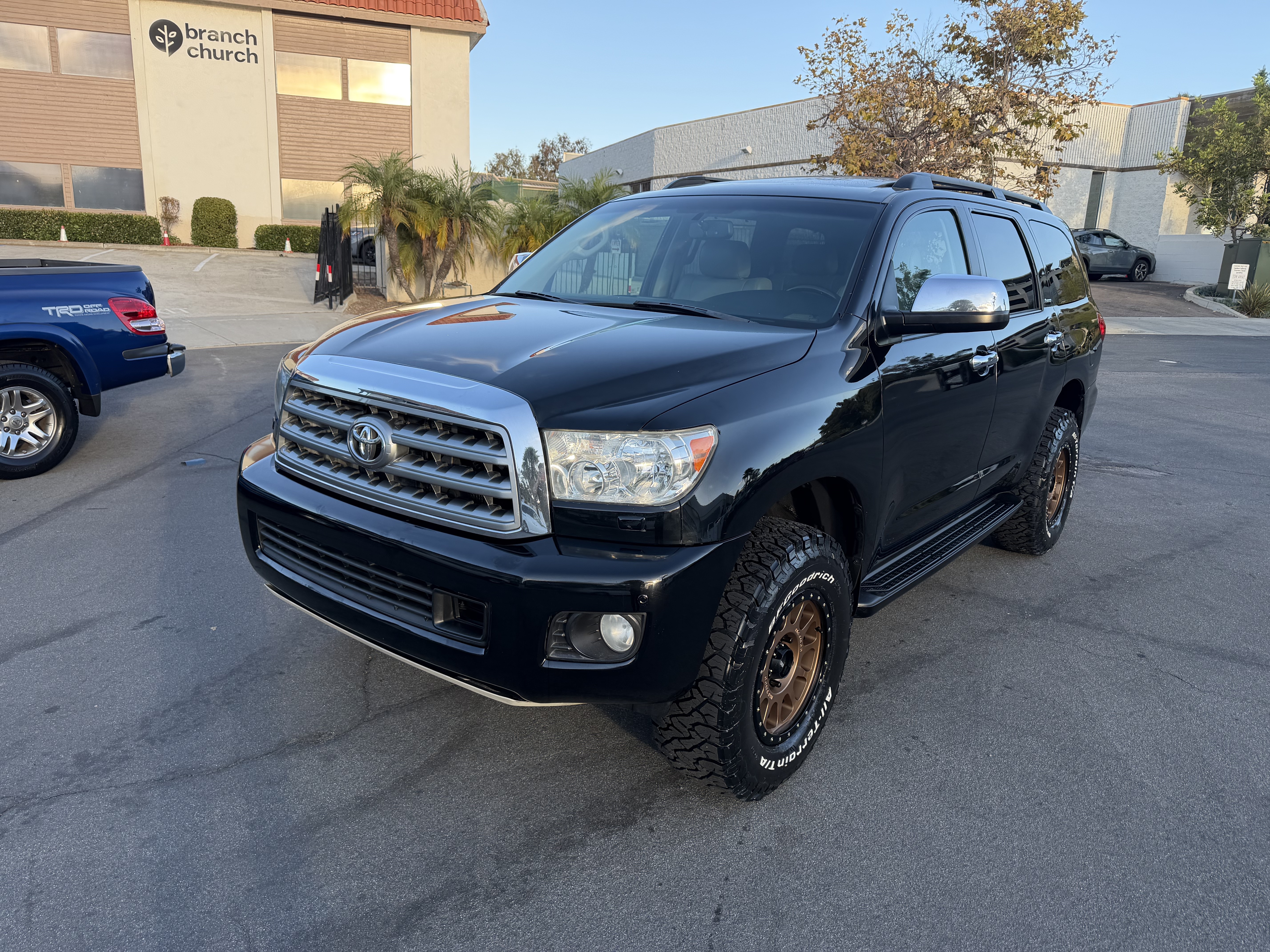 Used 2011 Toyota Sequoia Platinum AWD/4WD image 4