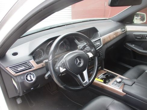 Used 2013 Mercedes-Benz E 350 4MATIC Sedan image 18
