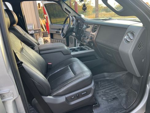 Used 2012 Ford F250 Lariat image 23
