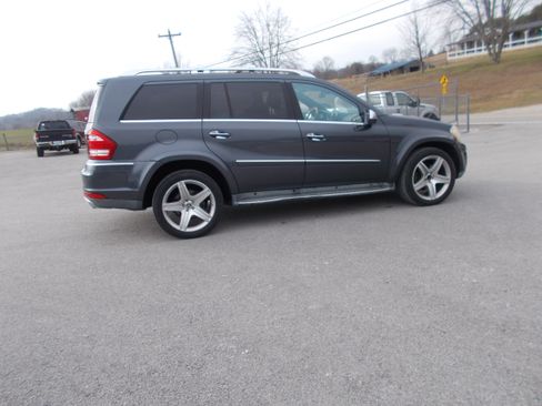 Used 2010 Mercedes-Benz GL 550 image 4