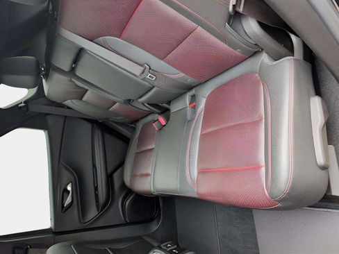 Used 2022 Chevrolet Blazer RS image 16