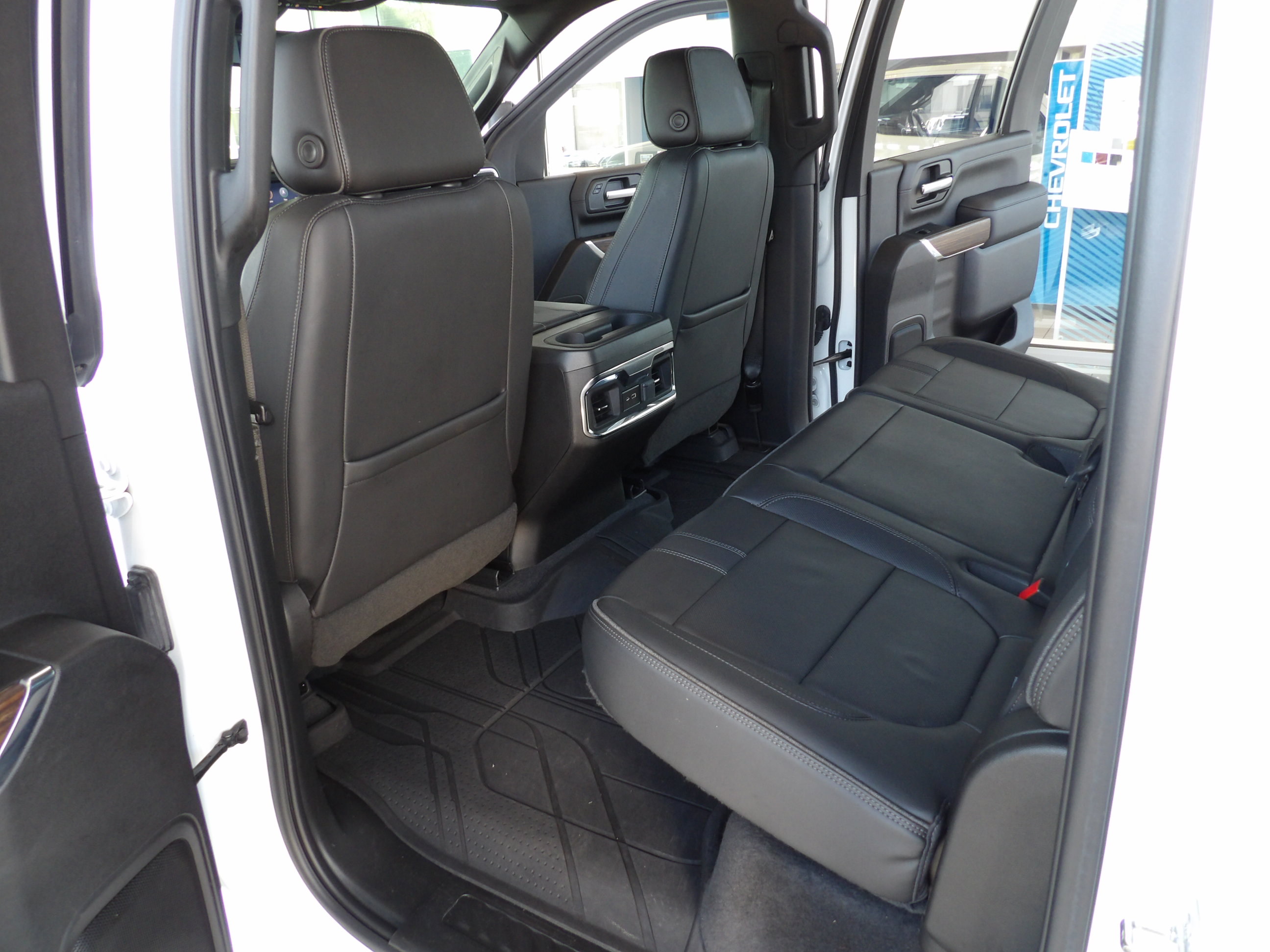 Used 2022 Chevrolet Silverado 2500 4x4 Crew Cab High Country image 25
