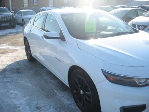 Used 2016 Chevrolet Malibu LT image 3