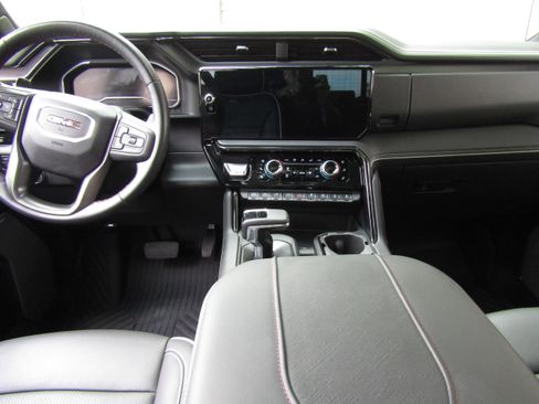 Used 2024 GMC Sierra 1500 4x4 Crew Cab AT4X image 15