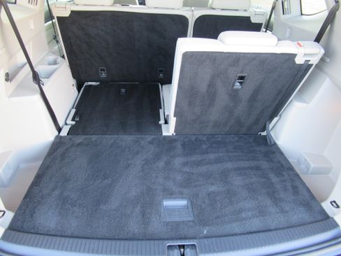 Used 2022 Volkswagen Atlas SE w/ Technology Package image 26