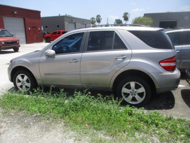 Used 2006 Mercedes-Benz ML 500 4MATIC image 4