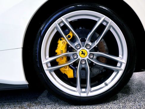 Used 2017 Ferrari 488 GTB RWD image 26
