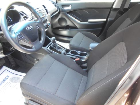 Used 2018 Kia Forte LX Sedan FWD image 8