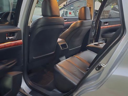 Used 2011 Subaru Outback 2.5i Limited image 25