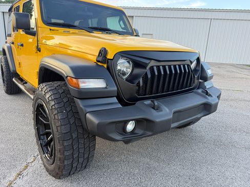 Used 2019 Jeep Wrangler 4WD Unlimited Sport image 33