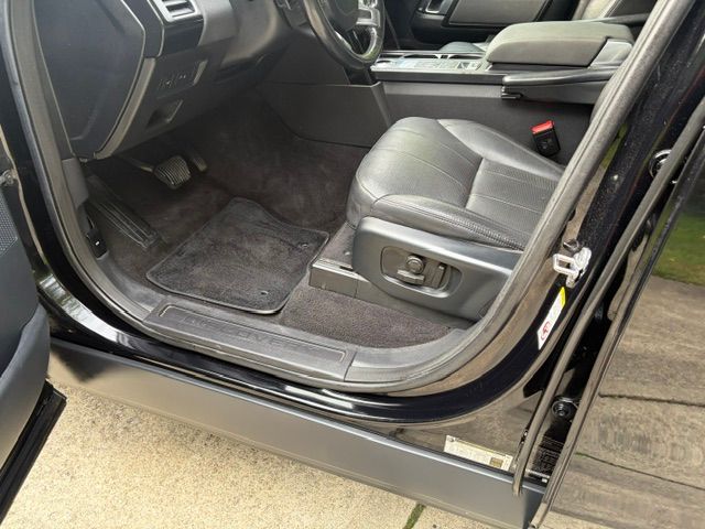Used 2019 Land Rover Discovery SE AWD/4WD image 8