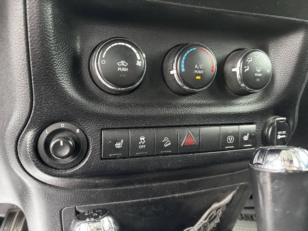 Used 2014 Jeep Wrangler 4WD Unlimited Sahara image 19
