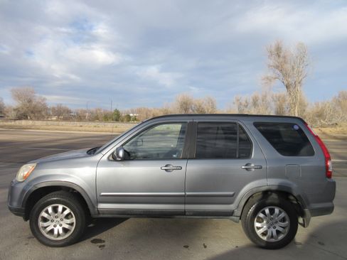 Used 2005 Honda CR-V SE image 1
