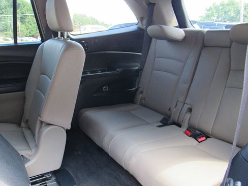 Used 2018 Honda Pilot Touring image 14