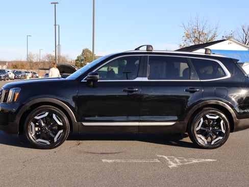 Used 2023 Kia Telluride S image 4