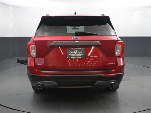 Used 2022 Ford Explorer XLT image 4