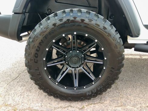 Used 2018 Jeep Wrangler Unlimited Sport image 24