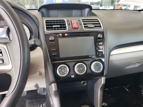 Used 2016 Subaru Forester 2.5i Premium image 11