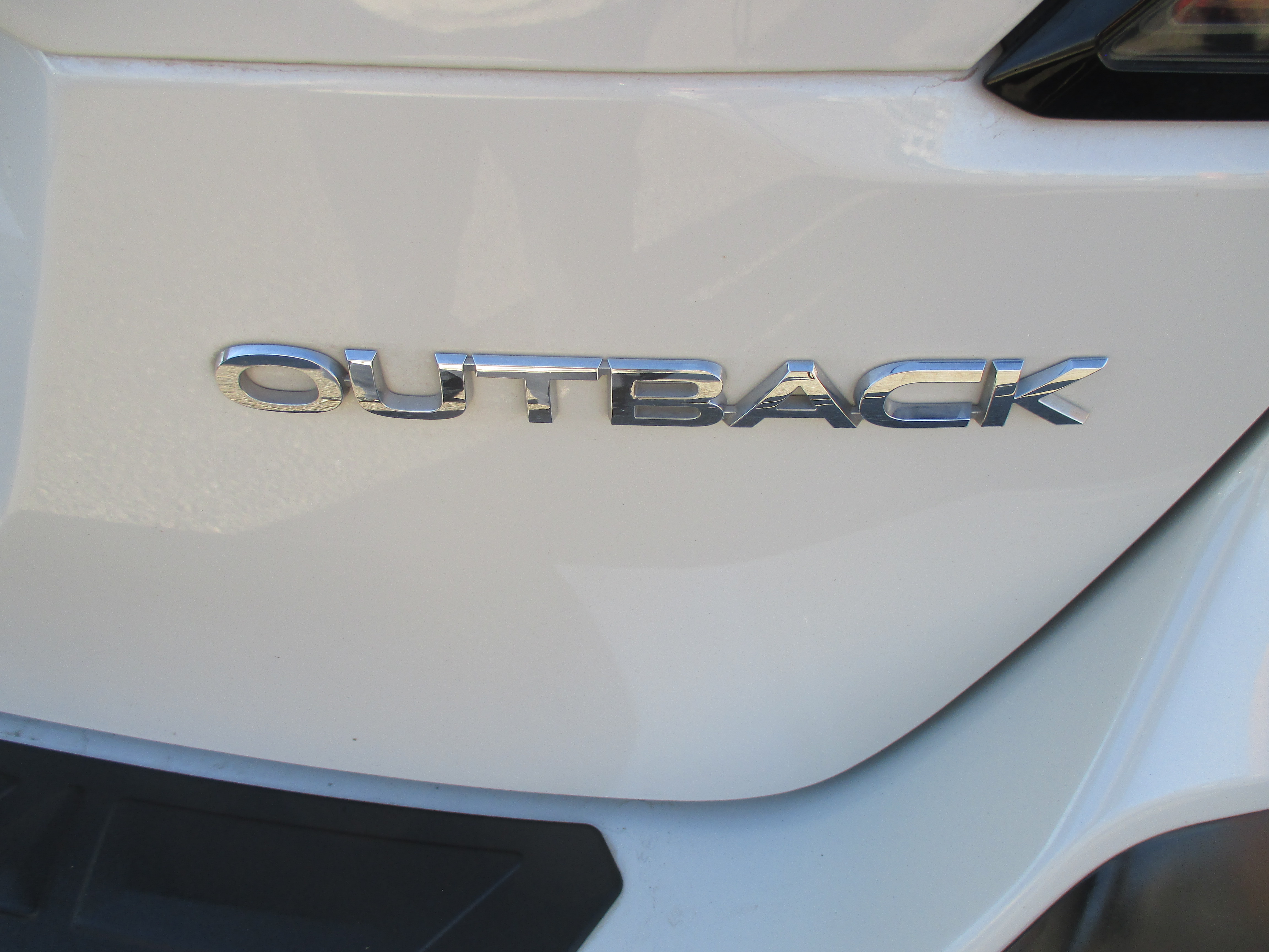 Used 2020 Subaru Outback Premium Wagon 4D AWD/4WD image 16