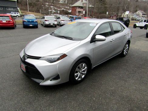 Used 2018 Toyota Corolla LE image 7