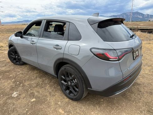 Used 2024 Honda HR-V AWD Sport image 3