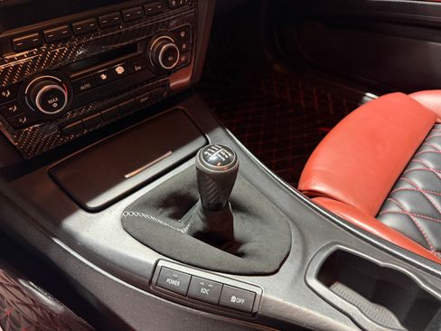 Used 2011 BMW M3 image 2