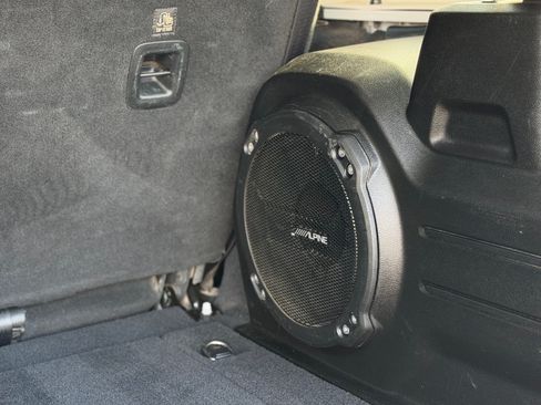 Used 2018 Jeep Wrangler Unlimited Rubicon image 10