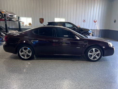 Used 2006 Pontiac Grand Prix GXP image 22