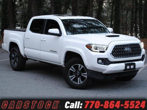 Used 2019 Toyota Tacoma TRD Sport image 1