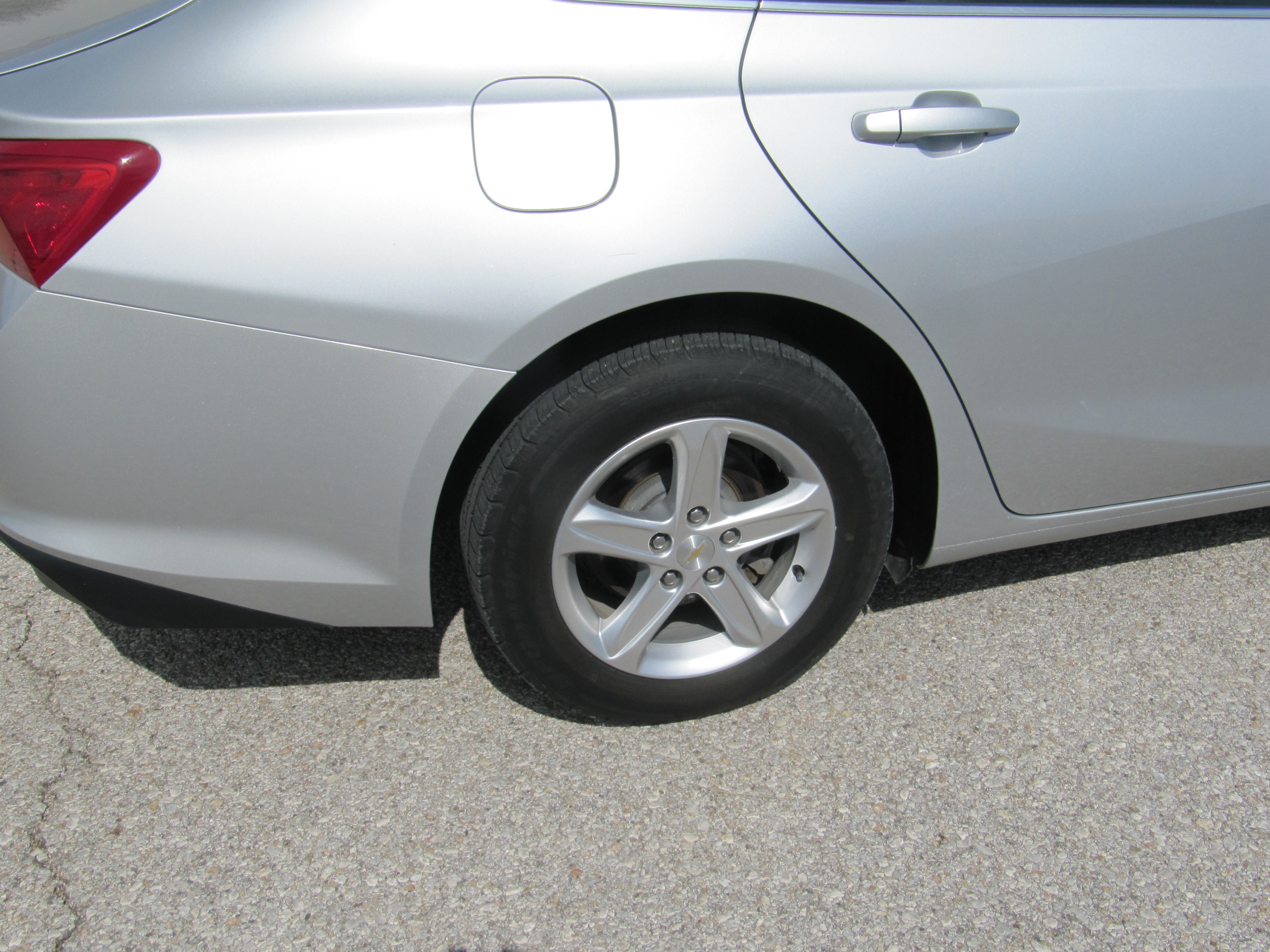 Used 2022 Chevrolet Malibu LS FWD image 5