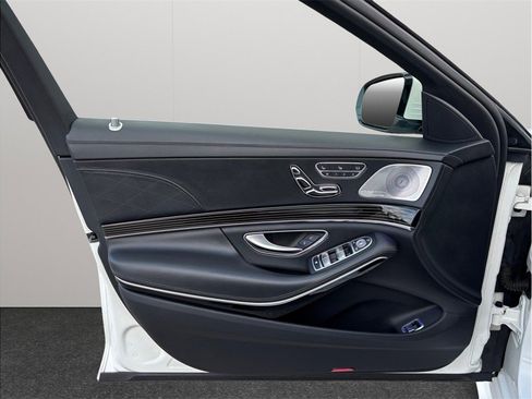 Used 2019 Mercedes-Benz S 560 image 23