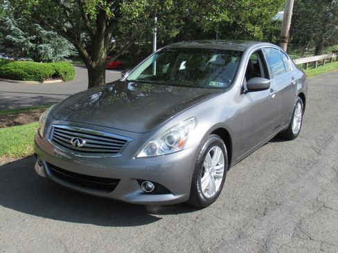 Used 2011 INFINITI G25 image 2