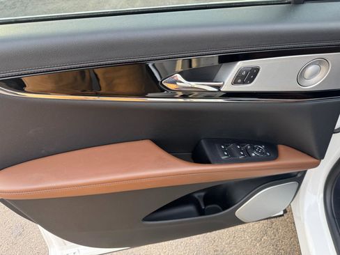 Used 2023 Lincoln Nautilus Reserve image 10