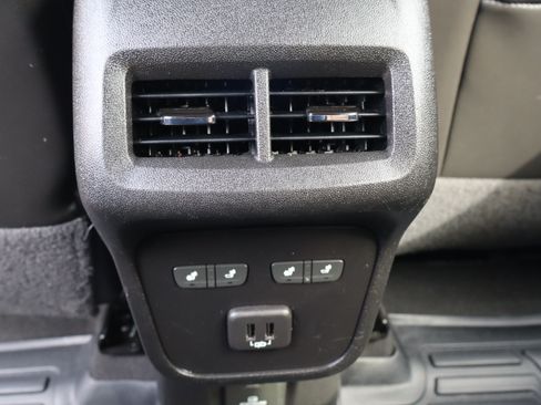 Used 2019 Chevrolet Equinox Premier image 17