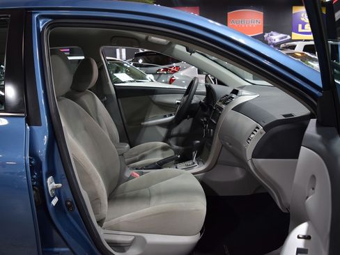 Used 2013 Toyota Corolla LE image 20